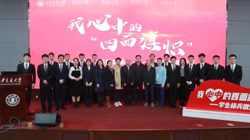 图片包含 建筑, 桌子, 前, 标志描述已自动生成 图片包含 建筑, 桌子, 前, 标志描述已自动生成